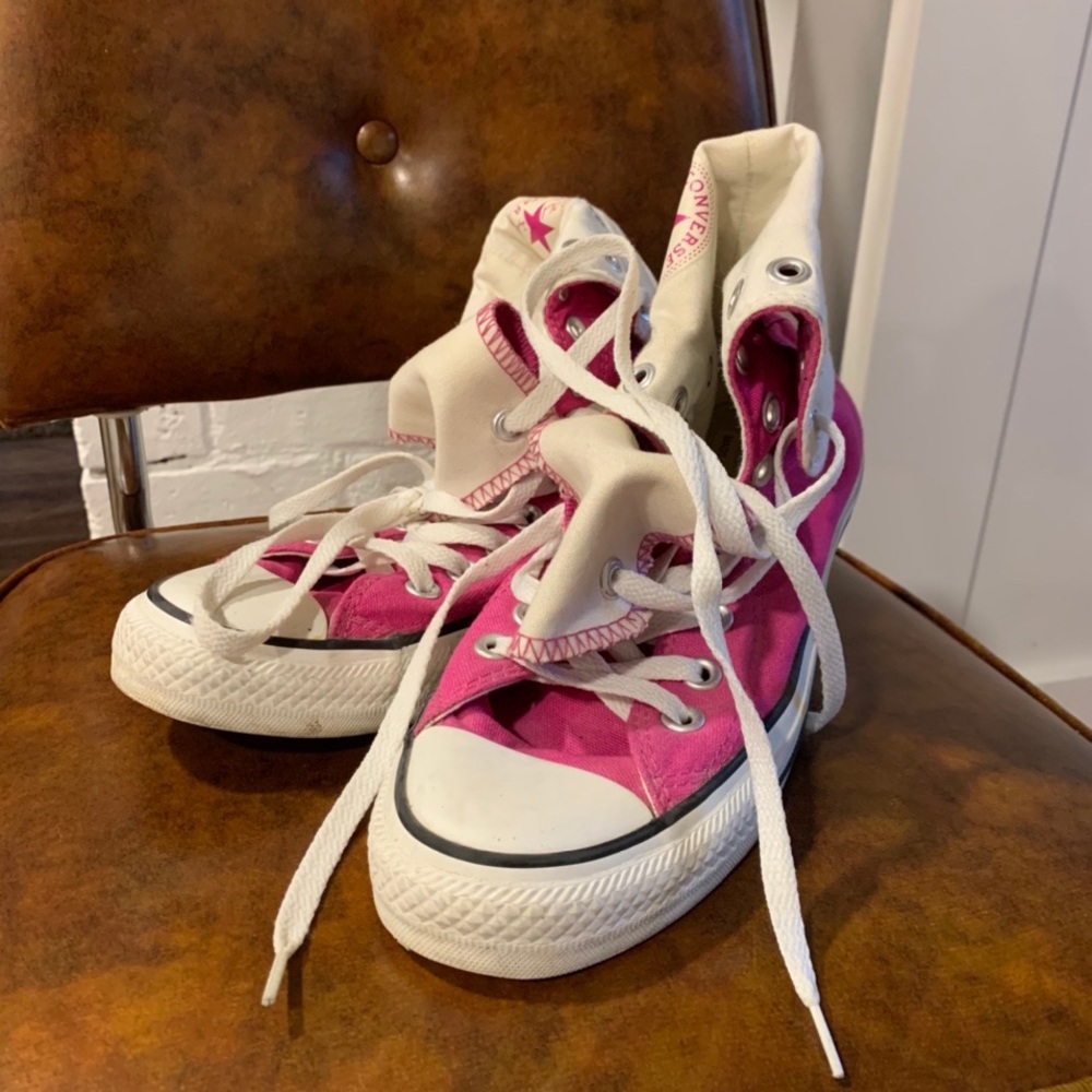 SOLD 💐 Limited Edition Converse Chuck Taylors